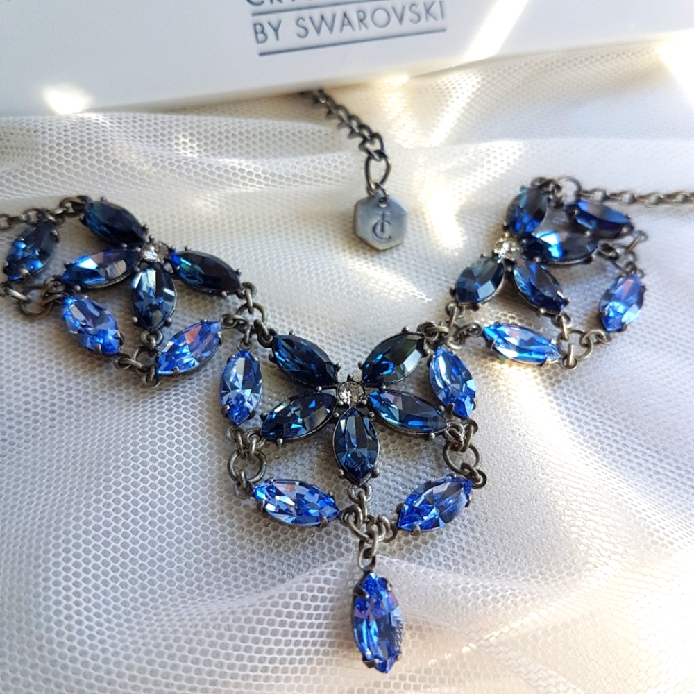 Swarovski Crystallized Blue Shades Marquis Crystal Floral Leaf Necklace NWT - Picture 1 of 13
